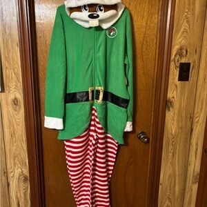 Festive Buc-ee’s Christmas Green and Red Pajama onsie